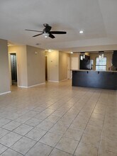 2401 S Jackson Rd in Pharr, TX - Foto de edificio - Building Photo