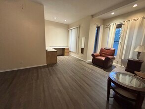 827 S Laflin St, Unit 2 in Chicago, IL - Building Photo - Building Photo