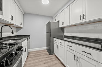 140 Silver Ln in East Hartford, CT - Foto de edificio - Building Photo