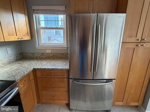 1600 Spring Gate Dr. in McLean, VA - Foto de edificio - Building Photo