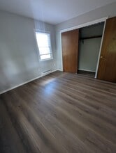 220 Glen Haven Rd, Unit D in New Haven, CT - Building Photo - Building Photo