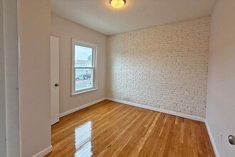 164 Broadway, Unit 2 in Somerville, MA - Building Photo - Building Photo