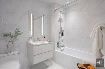 EAST 2ND ST in New York, NY - Foto de edificio - Building Photo