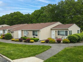 Villas at Pine Hills in Manorville, NY - Building Photo