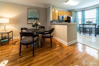 11 Grzyb Terrace in Sayreville, NJ - Building Photo - Building Photo