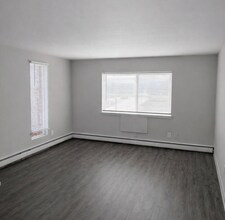 3341 E Fountain Blvd, Unit 107 in Colorado Springs, CO - Building Photo - Building Photo