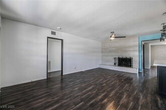 2019 Santa Rita Dr in Las Vegas, NV - Building Photo - Building Photo