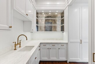 11 Beckler Ave, Unit 1 in Boston, MA - Foto de edificio - Building Photo