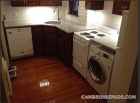 26 Dover St in Cambridge, MA - Building Photo