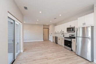 201-205 Randolph Ave in Jersey City, NJ - Building Photo - Building Photo