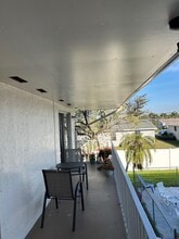 4923 Vincennes Ct, Unit 12 in Cape Coral, FL - Foto de edificio - Building Photo
