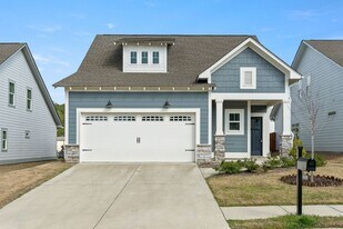 3509 Halcyon Wy in Trussville, AL - Building Photo