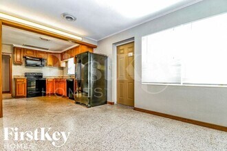 1019 45th St N in St. Petersburg, FL - Foto de edificio - Building Photo