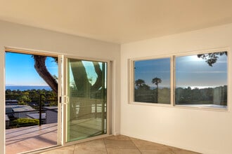 Channel View Apartments in Santa Barbara, CA - Foto de edificio - Building Photo