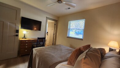 1704 S Forest Dr in Knoxville, TN - Building Photo - Building Photo