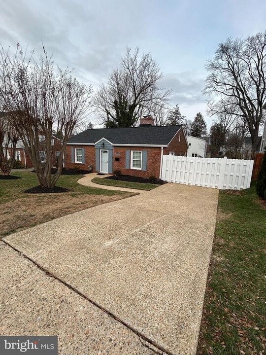 4105 Warner St in Kensington, MD - Building Photo