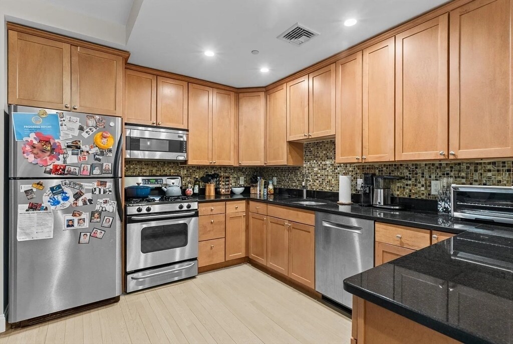 520 Massachusetts Ave in Boston, MA - Building Photo