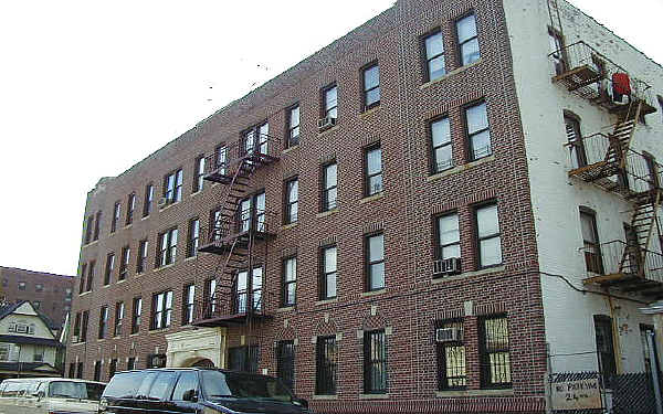 Bell Arms in Brooklyn, NY - Foto de edificio - Building Photo