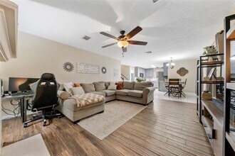401 Stockbridge Ln in Dickinson, TX - Building Photo - Building Photo