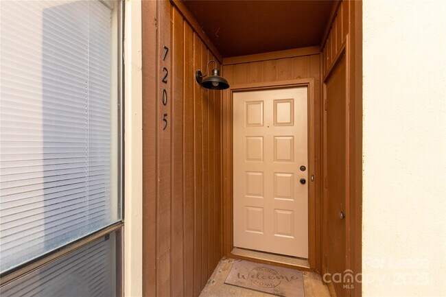 7205 Winery Ln in Charlotte, NC - Building Photo - Building Photo