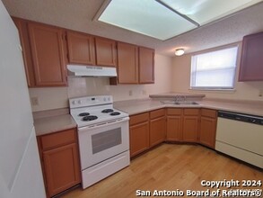 6331 Cambridge Dr in San Antonio, TX - Building Photo - Building Photo