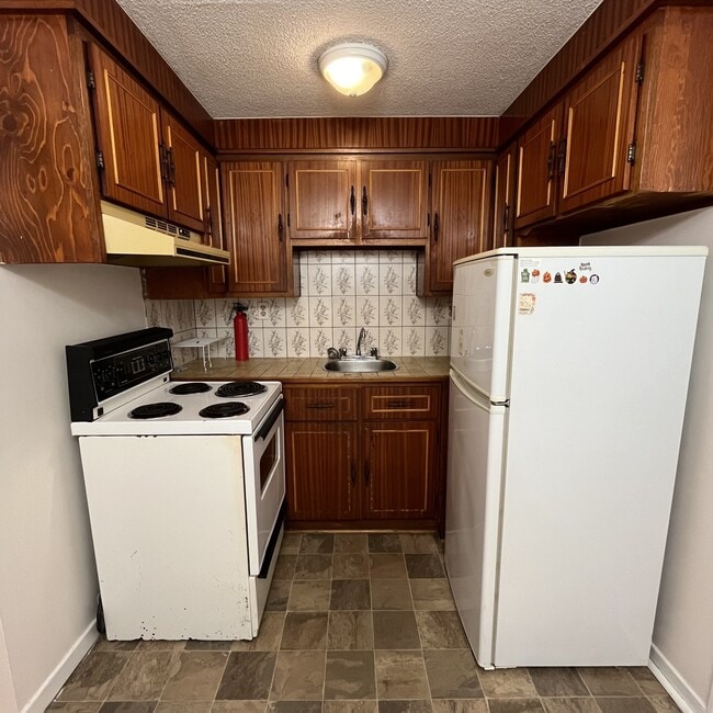 10 Pilots Hill in St John's, NL - Building Photo - Building Photo