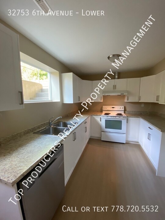 32753 6 Ave in Mission, BC - Building Photo