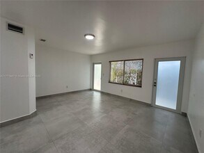 252 Jefferson Ave in Miami Beach, FL - Building Photo - Building Photo