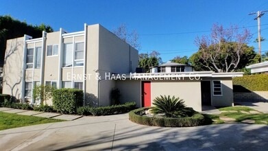 3690 Country Club Dr in Long Beach, CA - Building Photo - Building Photo