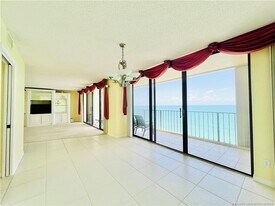 8750 S Ocean Dr in Jensen Beach, FL - Building Photo