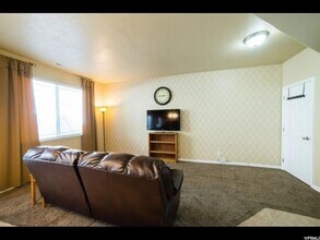 12518 Maitland Rd in Riverton, UT - Building Photo - Building Photo