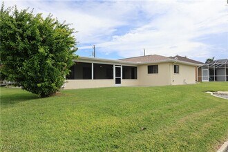 2106 SW 51st St in Cape Coral, FL - Building Photo - Building Photo