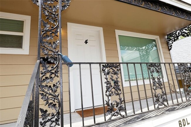 property at 808 W Main St