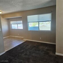 2341 Exeter Dr in Las Vegas, NV - Building Photo - Building Photo