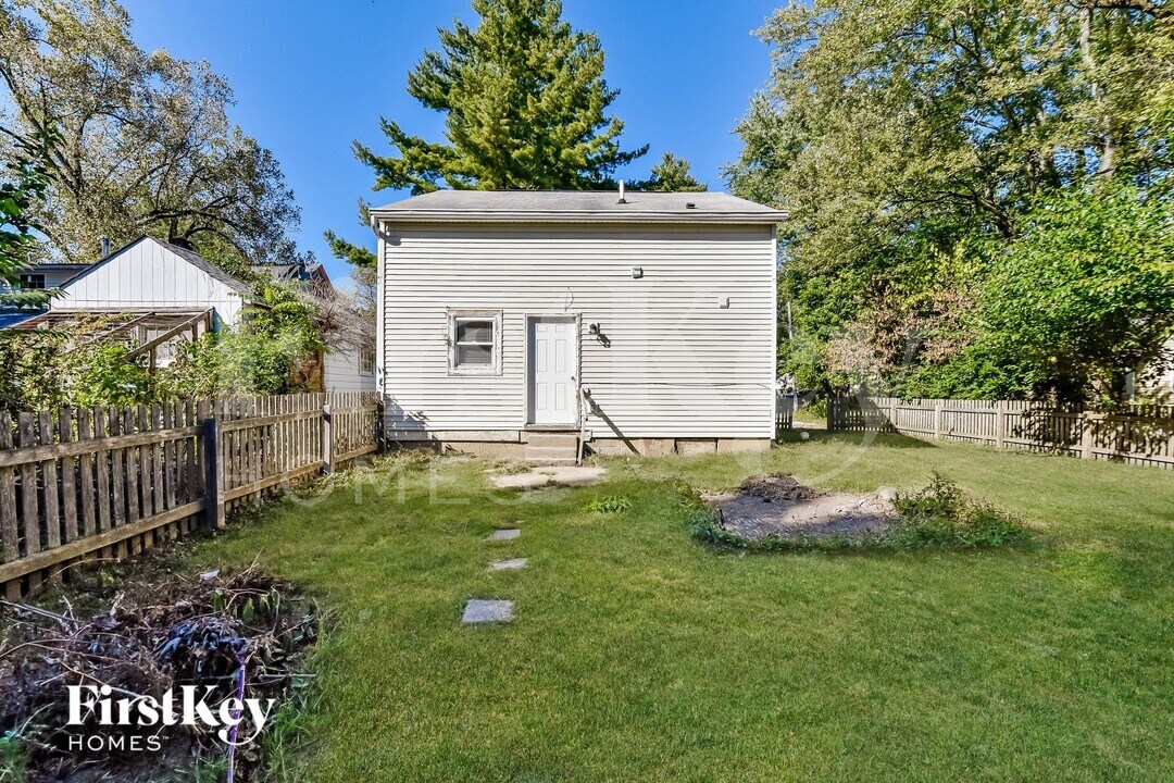 2229 W 58th St in Indianapolis, IN - Building Photo