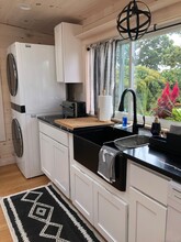 162 Old Kelsey Point Rd in Westbrook, CT - Building Photo - Building Photo