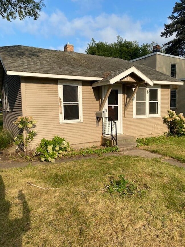 211 4th Ave NE in Brainerd, MN - Building Photo - Building Photo