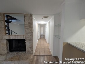 3843 Barrington St in San Antonio, TX - Building Photo - Building Photo