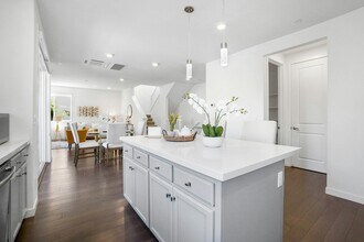 5856 Cadence Ave in Dublin, CA - Building Photo - Building Photo