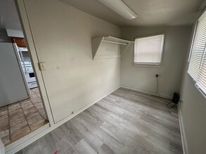 405 Benham Ave, Unit 405 Benham in Neosho, MO - Building Photo - Building Photo