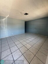 7851 SW 10th Ct in North Lauderdale, FL - Foto de edificio - Building Photo