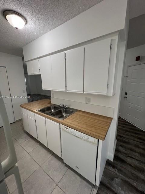 18336 NW 68th Ave in Hialeah, FL - Building Photo - Building Photo