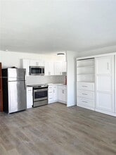 5821 NE 18th Ave in Fort Lauderdale, FL - Building Photo - Building Photo