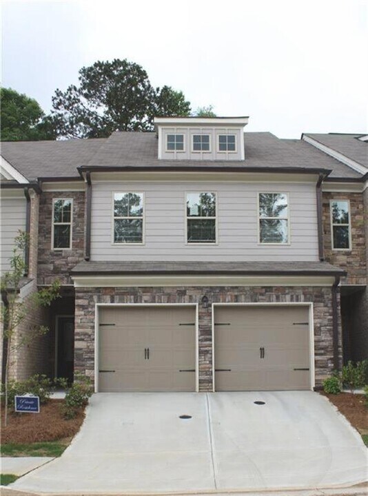 5605 Warmstone Ln in Suwanee, GA - Building Photo