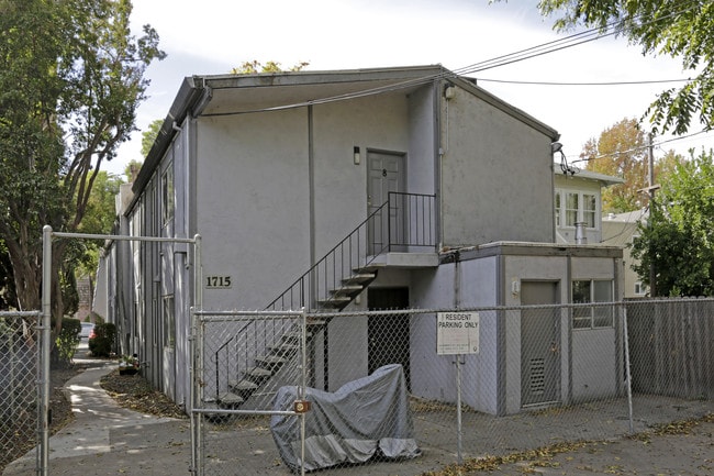 1715 T St in Sacramento, CA - Building Photo - Building Photo