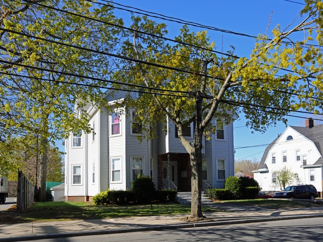 403 Crescent St in Waltham, MA - Foto de edificio - Building Photo