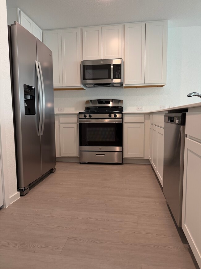 563 River Run Wy in San Antonio, TX - Building Photo - Building Photo