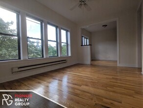 3817 N Fremont St, Unit #3829.5-W3 in Chicago, IL - Building Photo - Building Photo