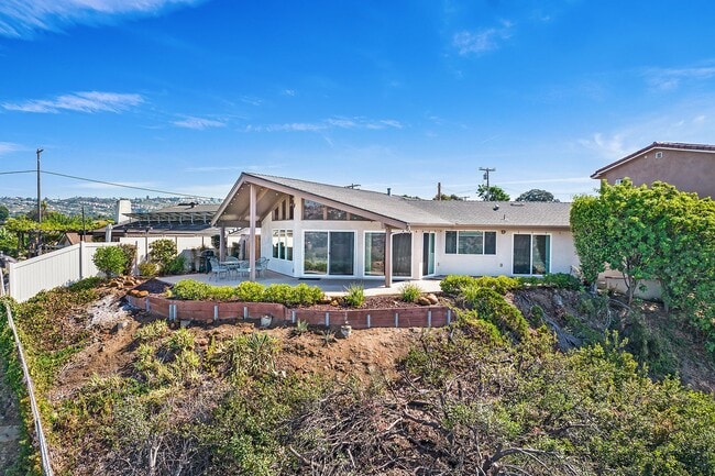5102 Leicester Way in San Diego, CA - Building Photo - Building Photo