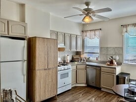 Gorgeous 1.5 bedroom in Maspeth, Unit 2 in Queens, NY - Building Photo
